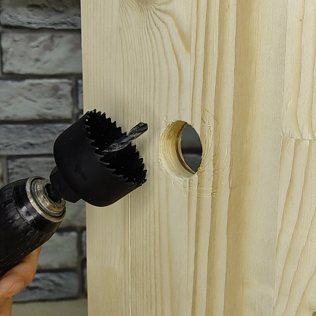 Расширить отверстие коронкой — фото 1